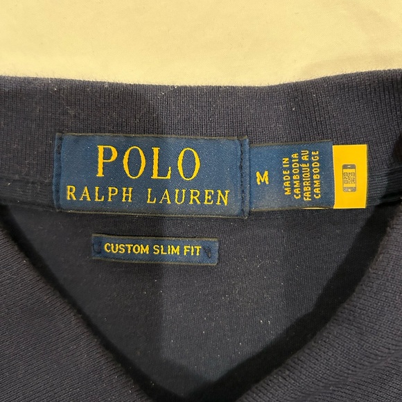2023 Ralph Lauren custom slim fit soft cotton polo. Navy. Medium. - Picture 4 of 4